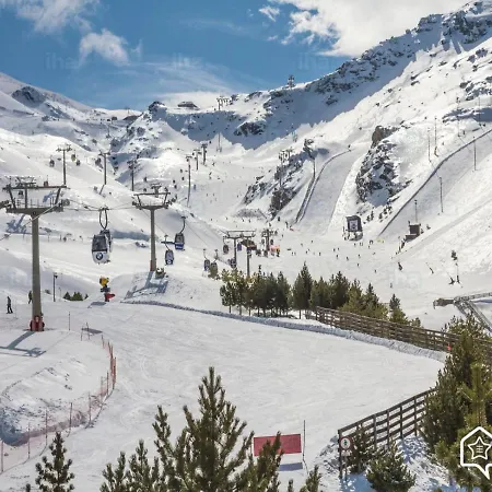 Sol Y Nieve Arttyfal Apartment